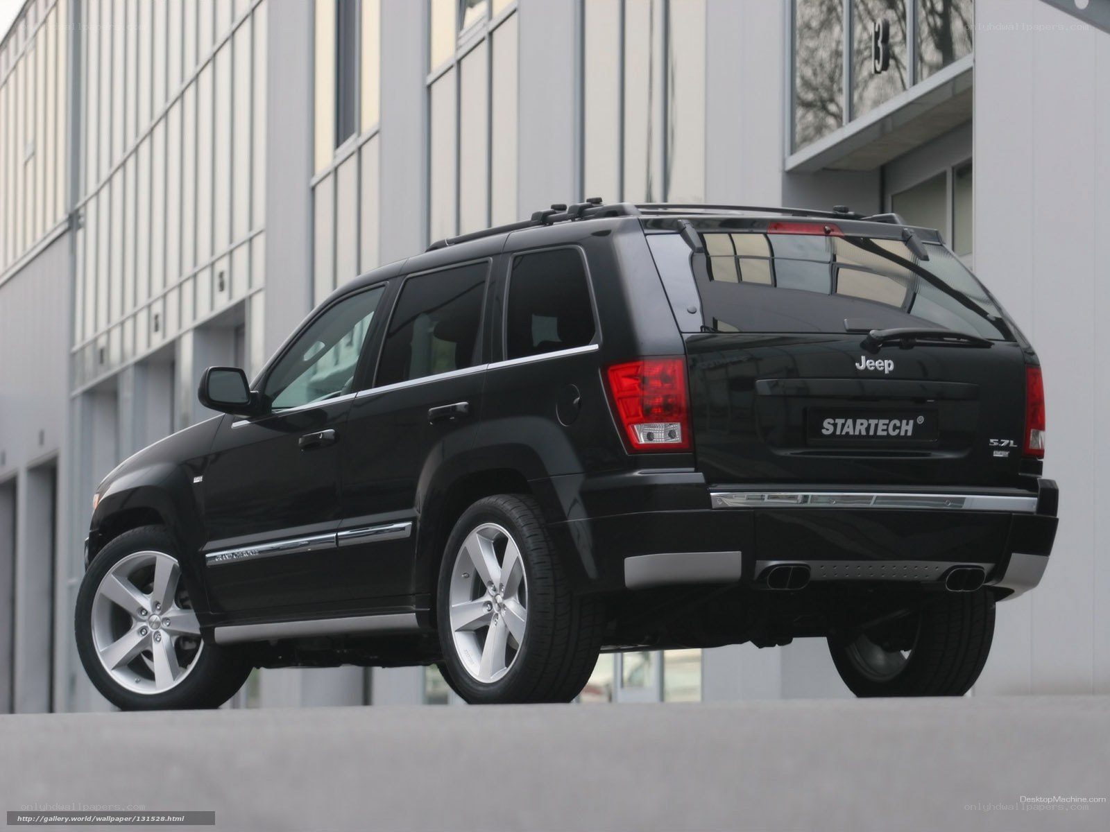 black jeep cherokee suv