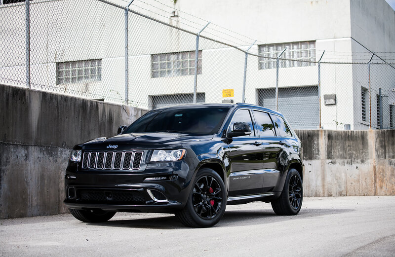 Black Jeep Grand Cherokee