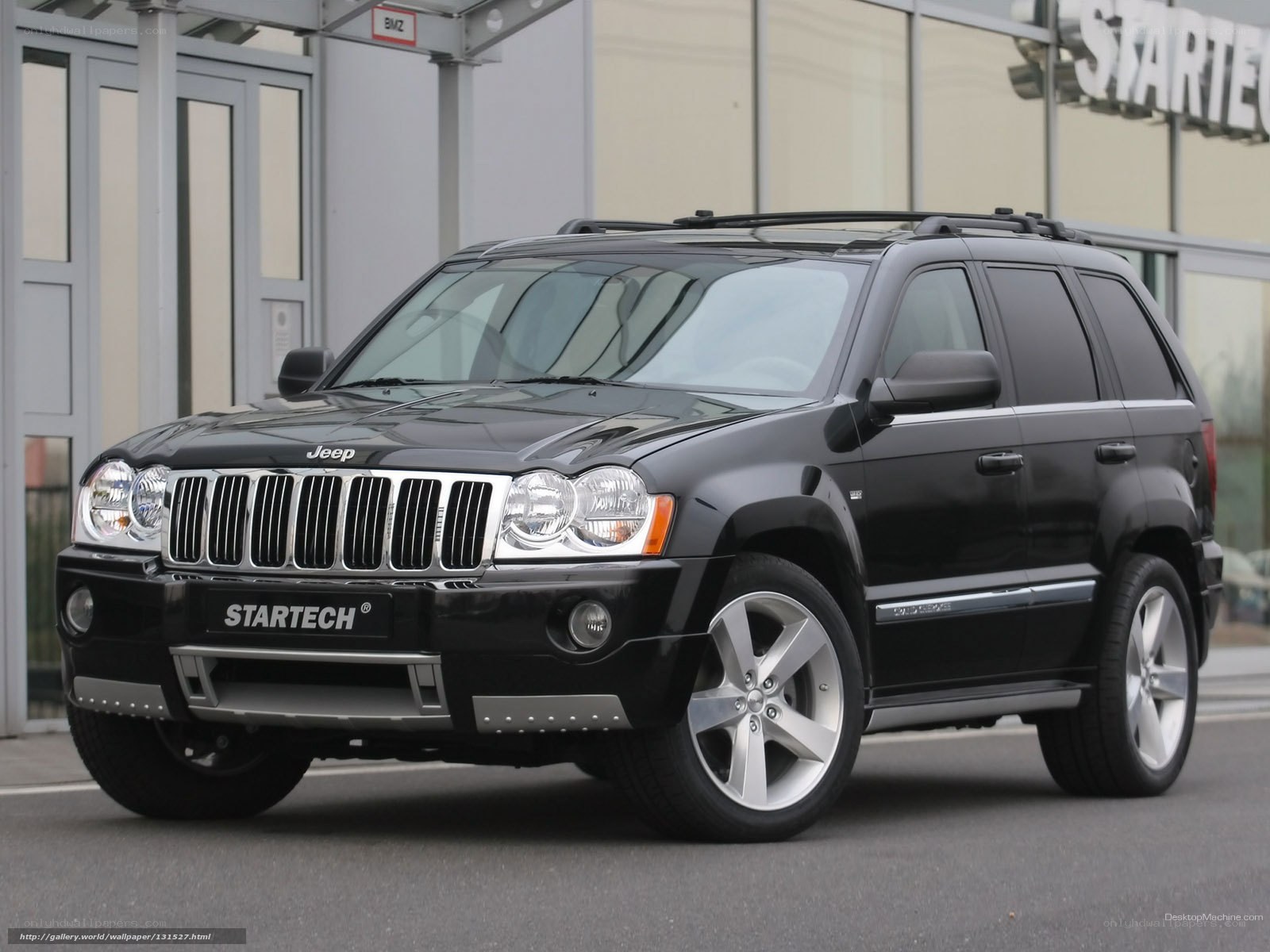 Black Jeep Grand Cherokee