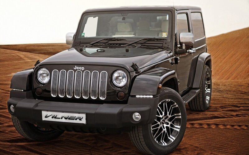 Black Jeep Wilner in desert