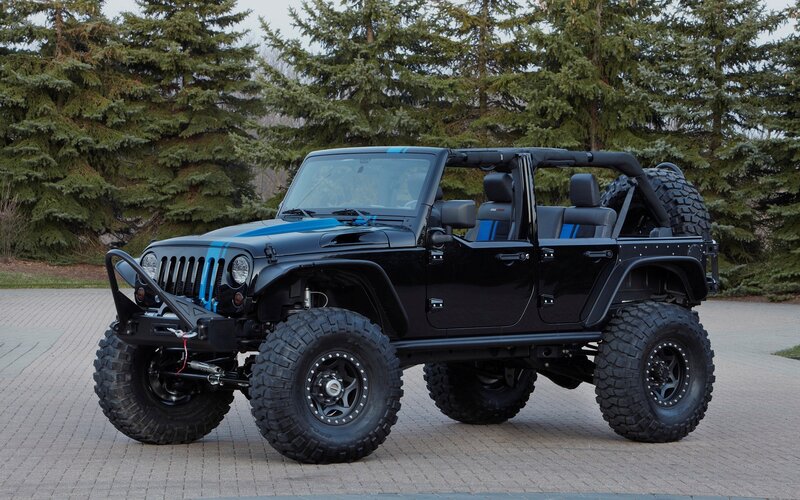 black jeep wrangler with blue stripes