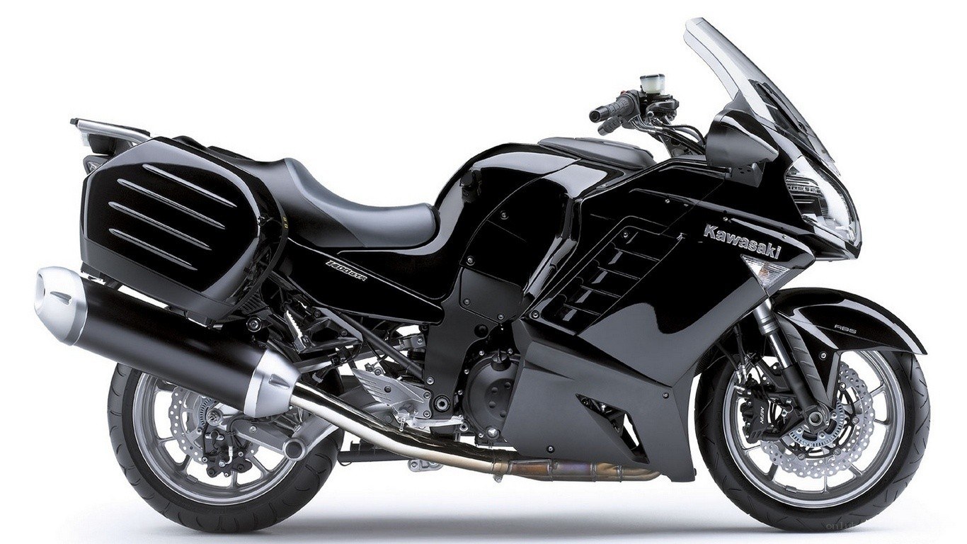 black kawasaki motorcycle