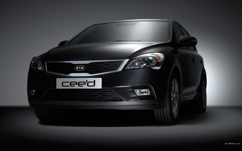 Black Kia Cee'd car