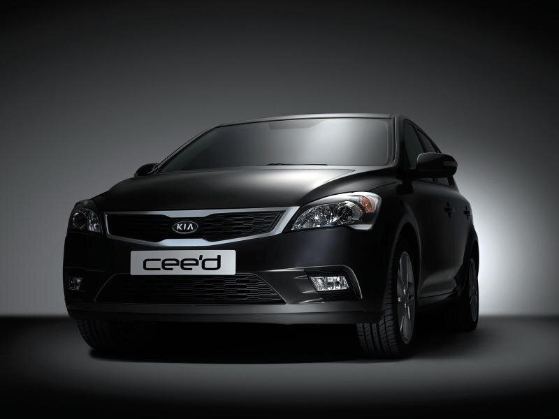 Black Kia Cee'd car