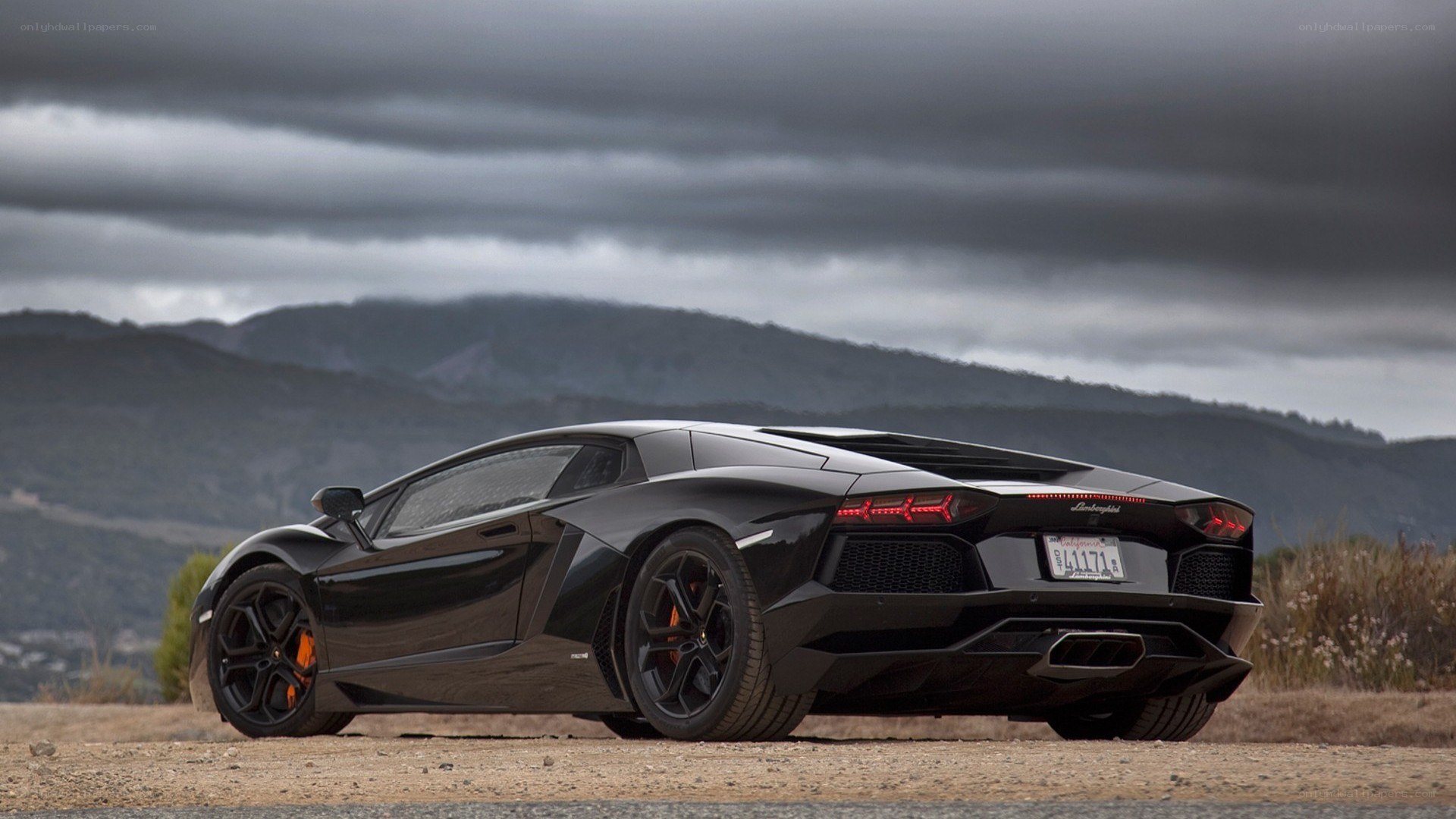 Black Lamborghini Aventador