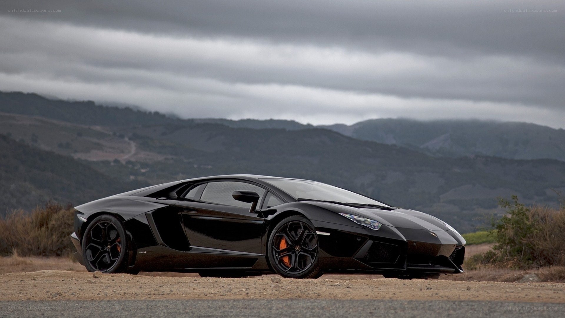 Black Lamborghini Aventador
