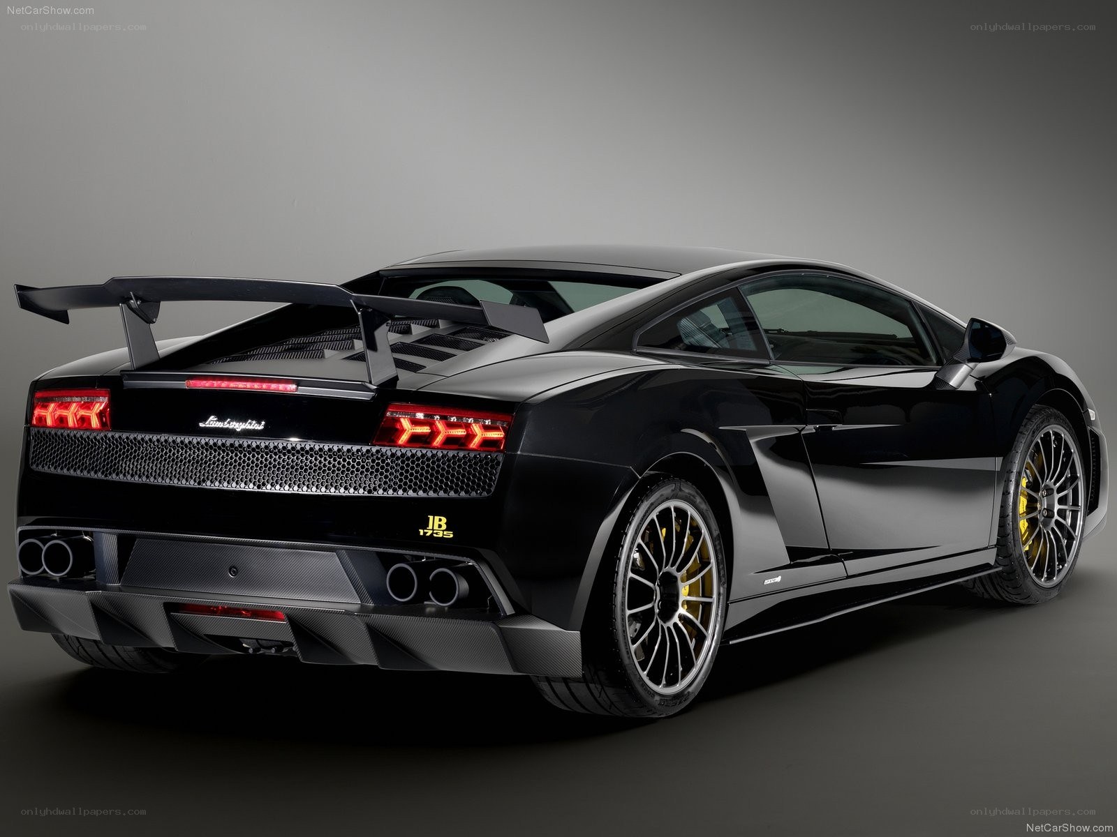 Black Lamborghini Gallardo