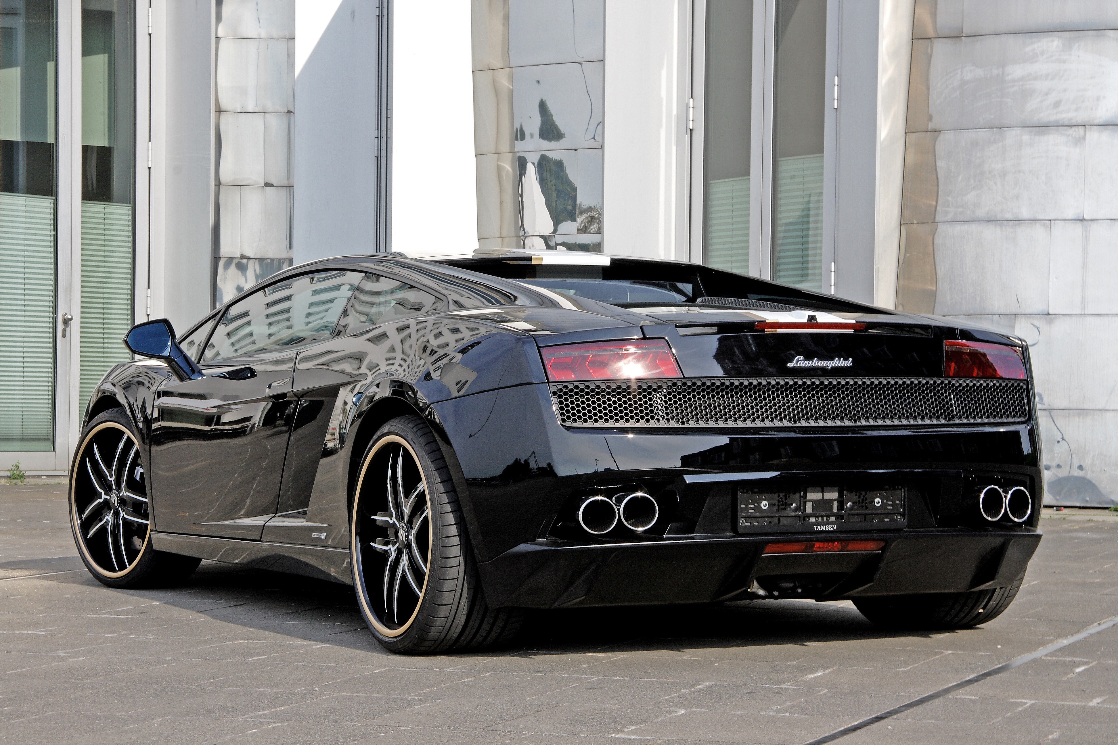 Black Lamborghini Gallardo