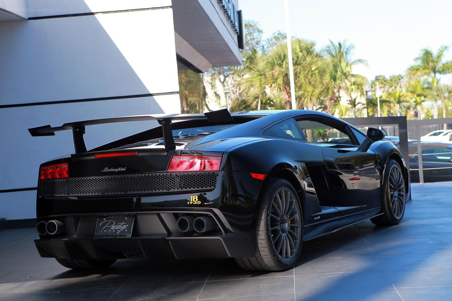 Black Lamborghini Gallardo