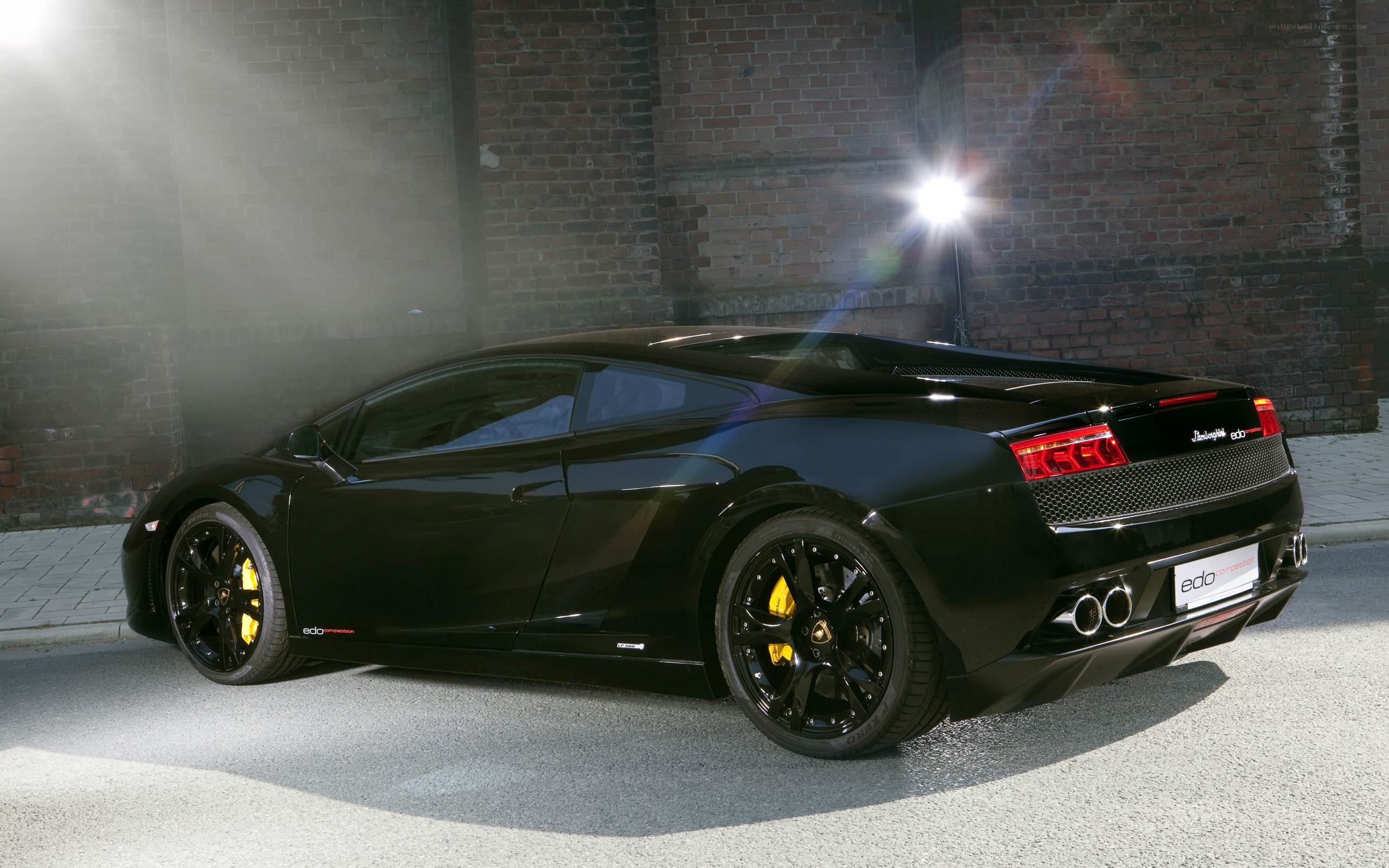 Black Lamborghini Gallardo