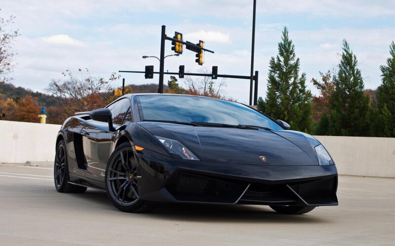 Black Lamborghini Gallardo — Calm, Afternoon