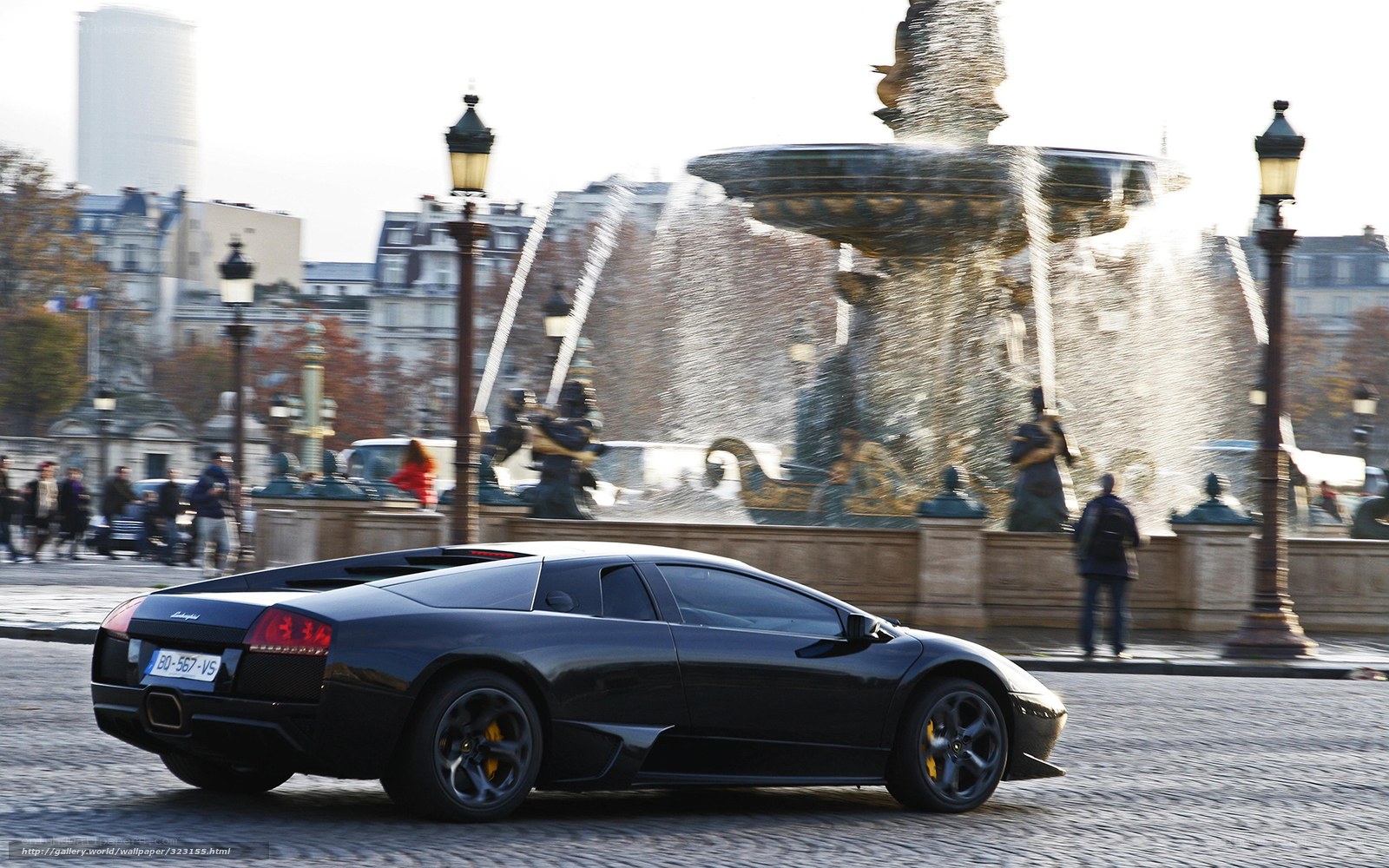 Black Lamborghini in Paris