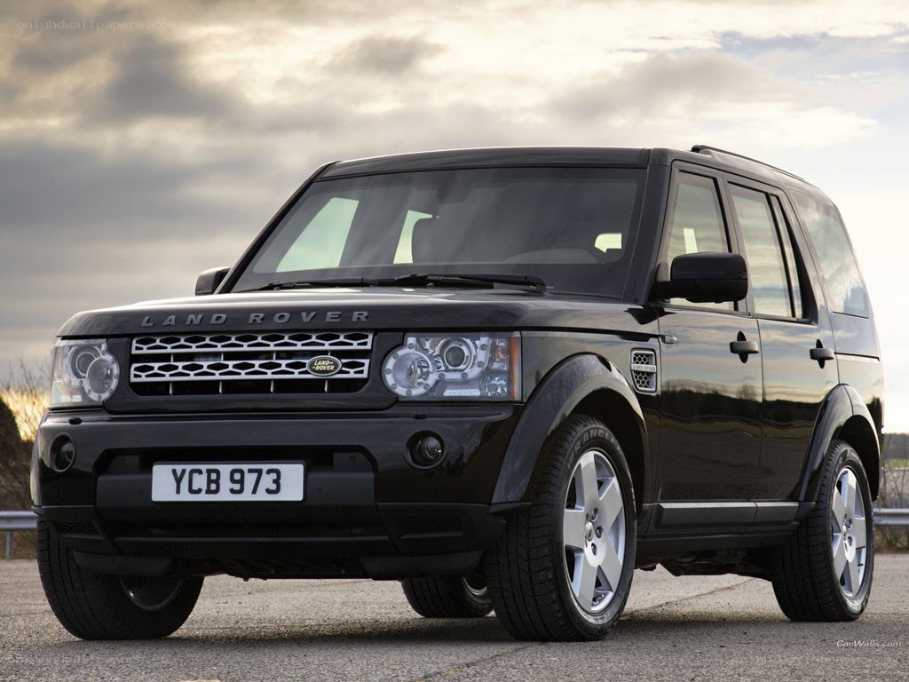Black Land Rover Discovery