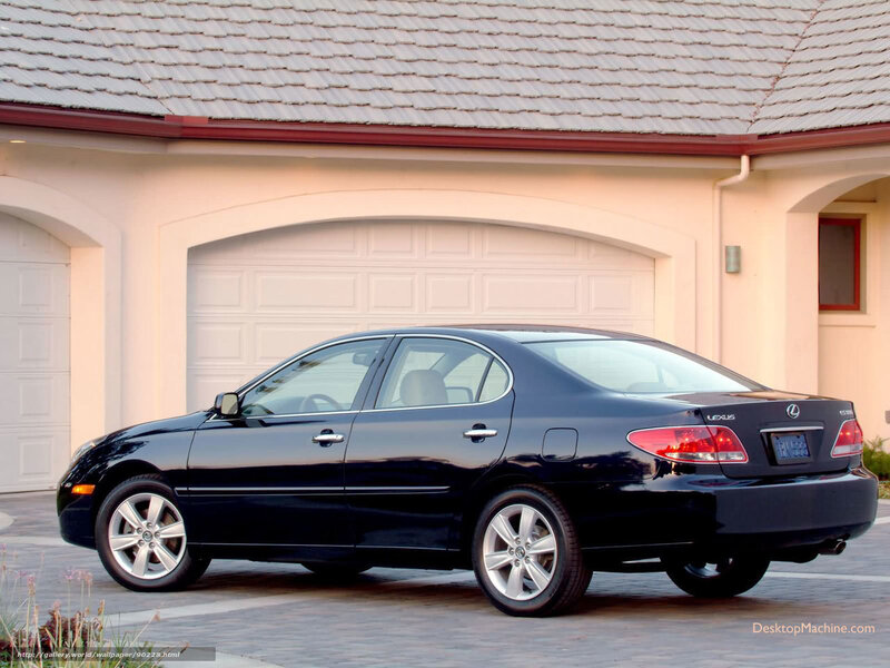 Black Lexus ES sedan