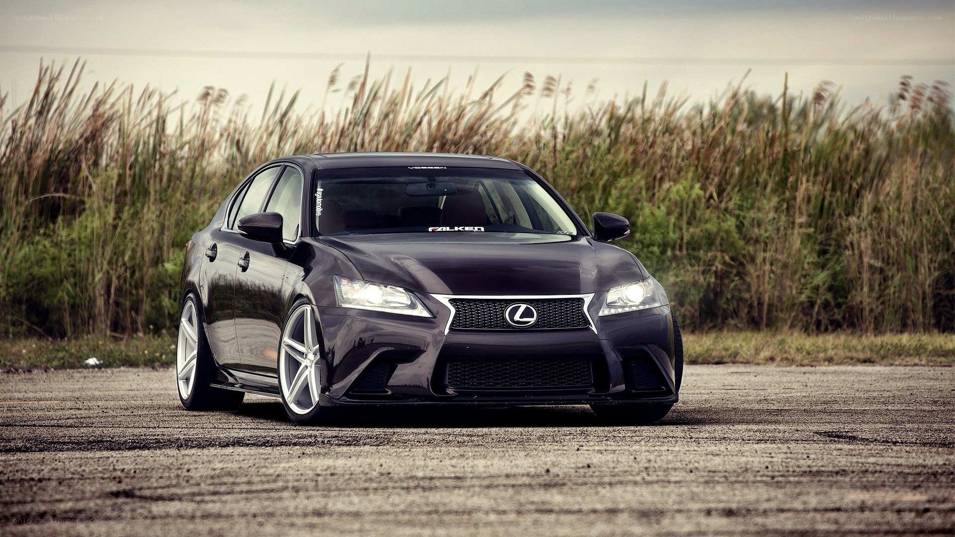 Black Lexus GS sedan
