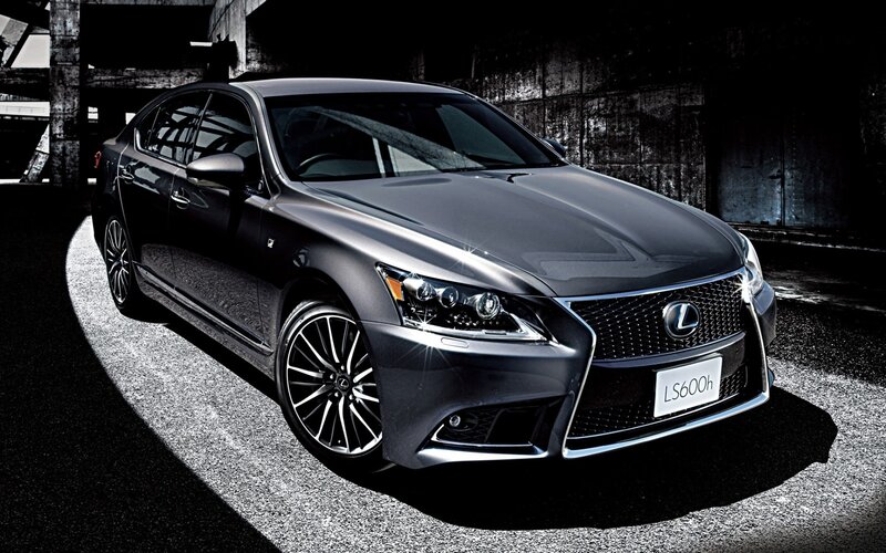 Black Lexus LS600h sedan