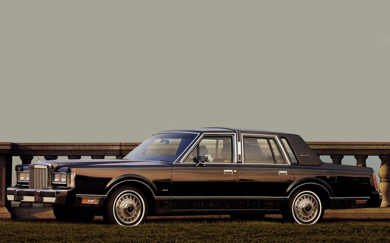 black lincoln town car