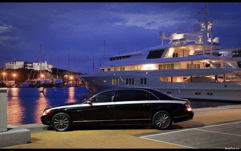 Black Luxury Car — Dramatic, Night, Photograph