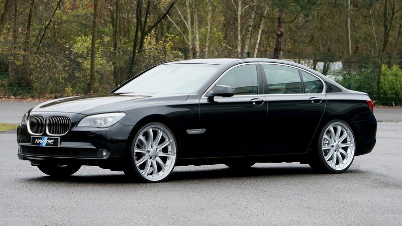 Black Luxury Sedan — Calm, Autumn