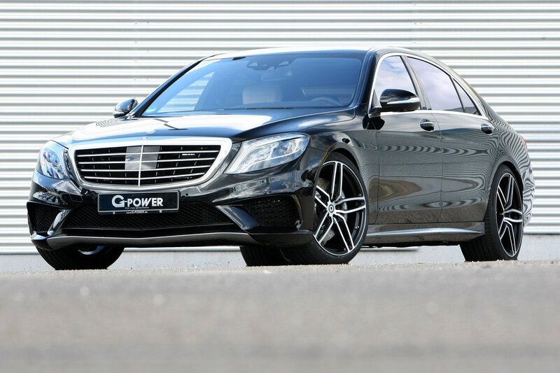 Black Luxury Sedan — Neutral, Afternoon