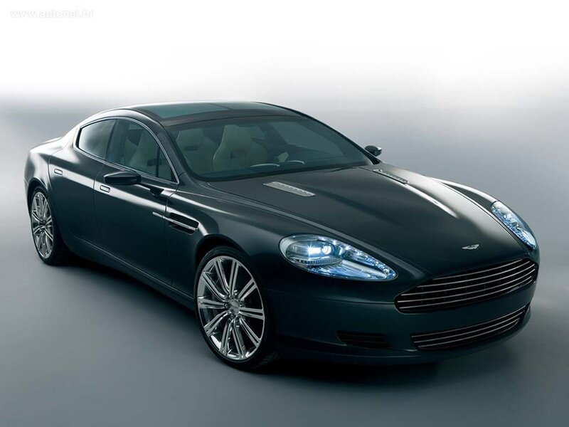 Black Luxury Sedan — Photograph, Headlights