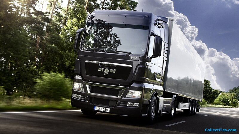 Black MAN Truck — Dynamic