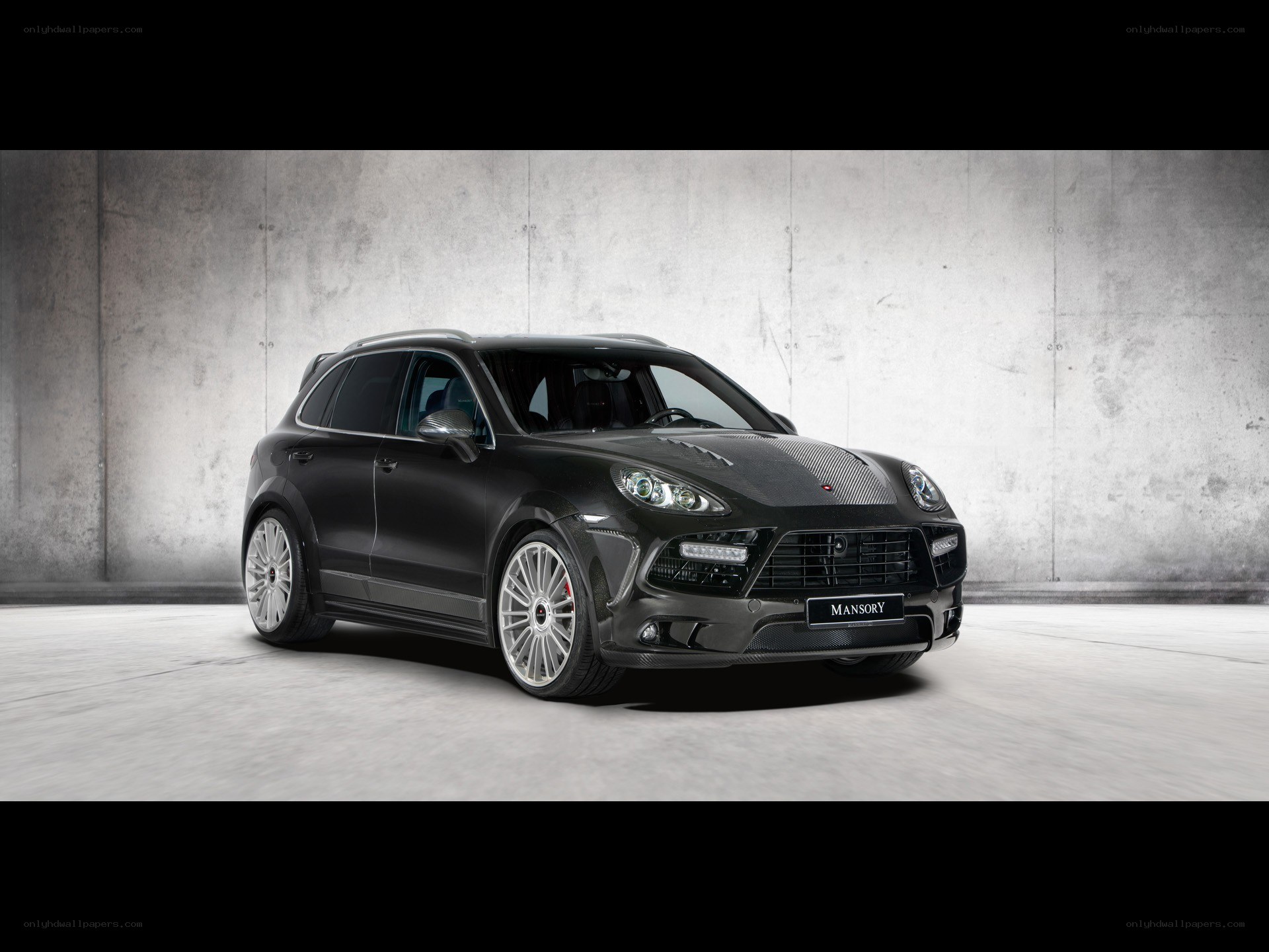 Black Mansory Porsche Cayenne