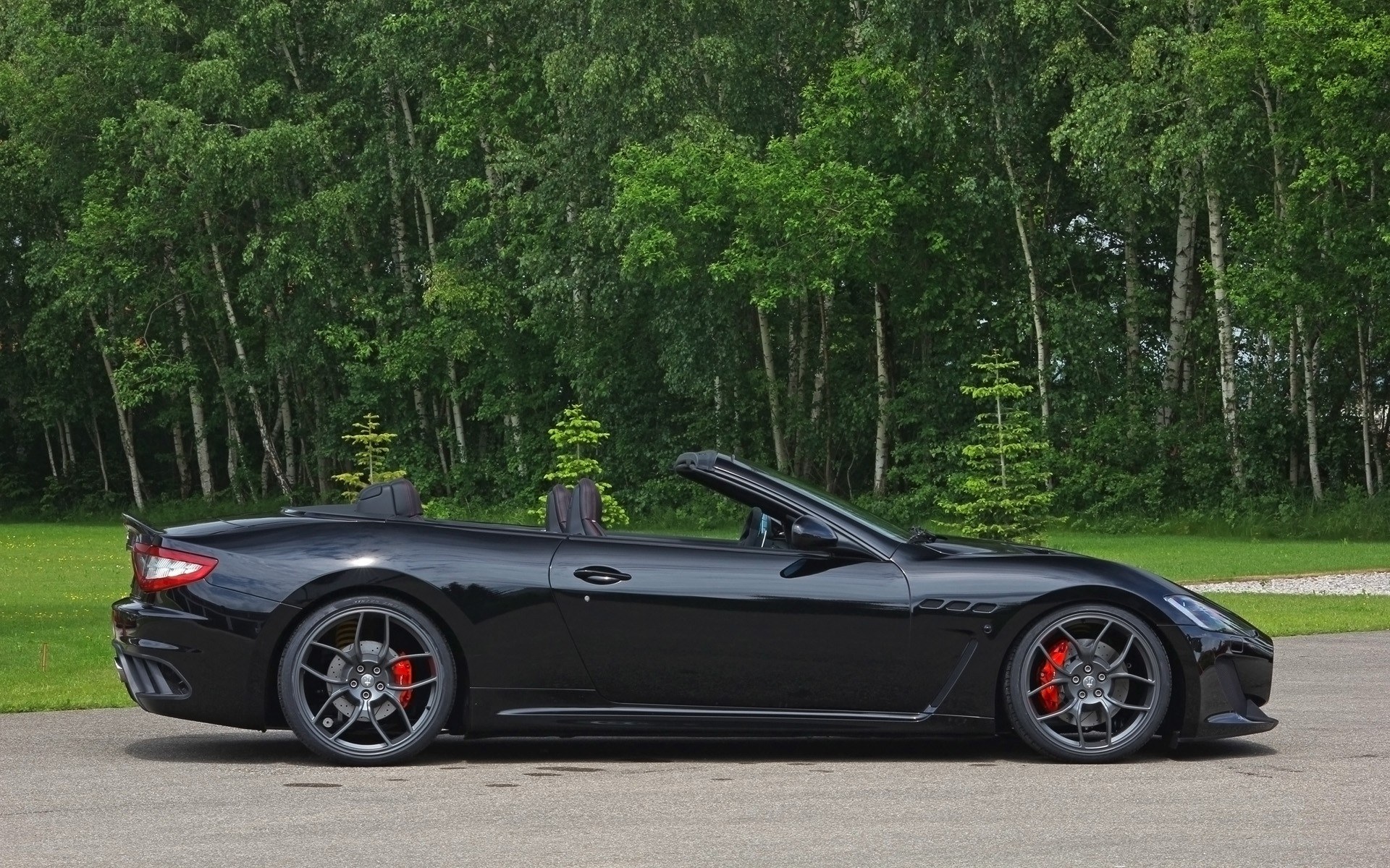 black maserati convertible