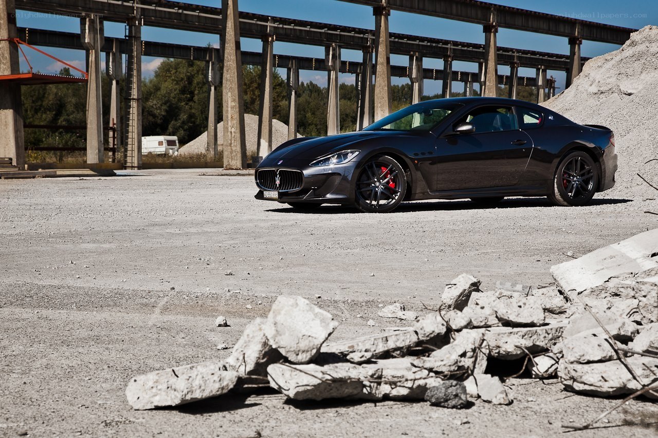Black Maserati in quarry