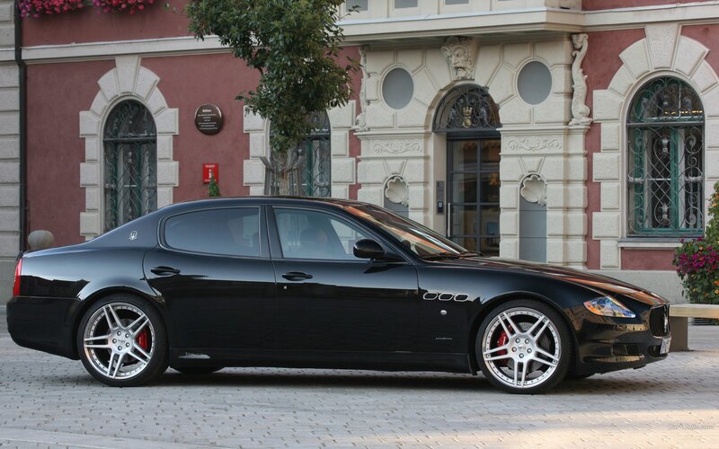 Black Maserati Quattroporte