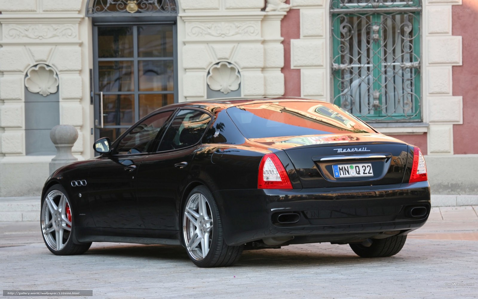 black maserati quattroporte
