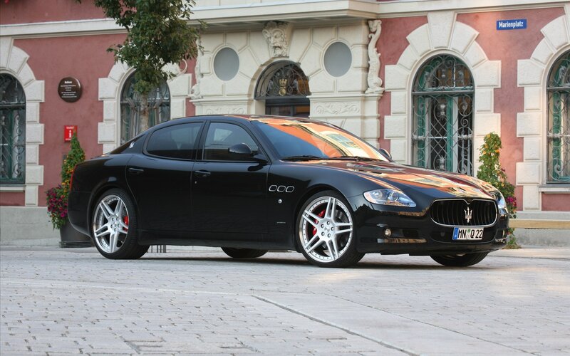 Black Maserati Quattroporte