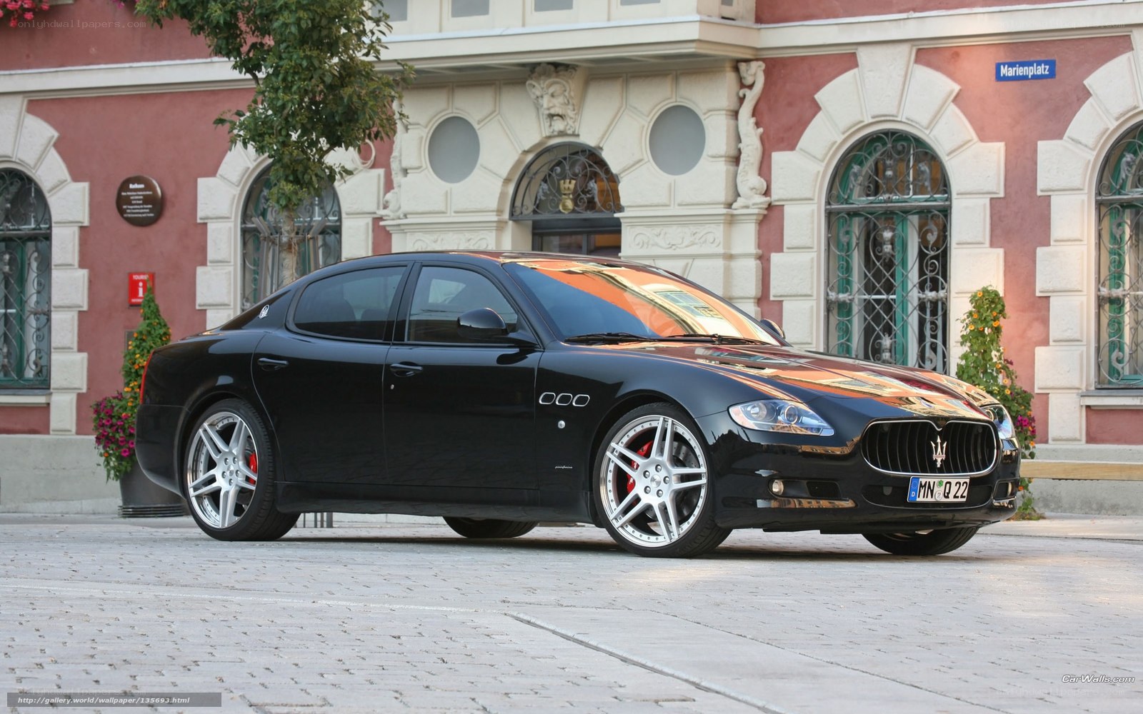 Black Maserati Quattroporte