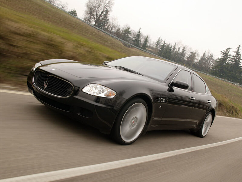 Black Maserati Sedan — Dynamic, Photograph
