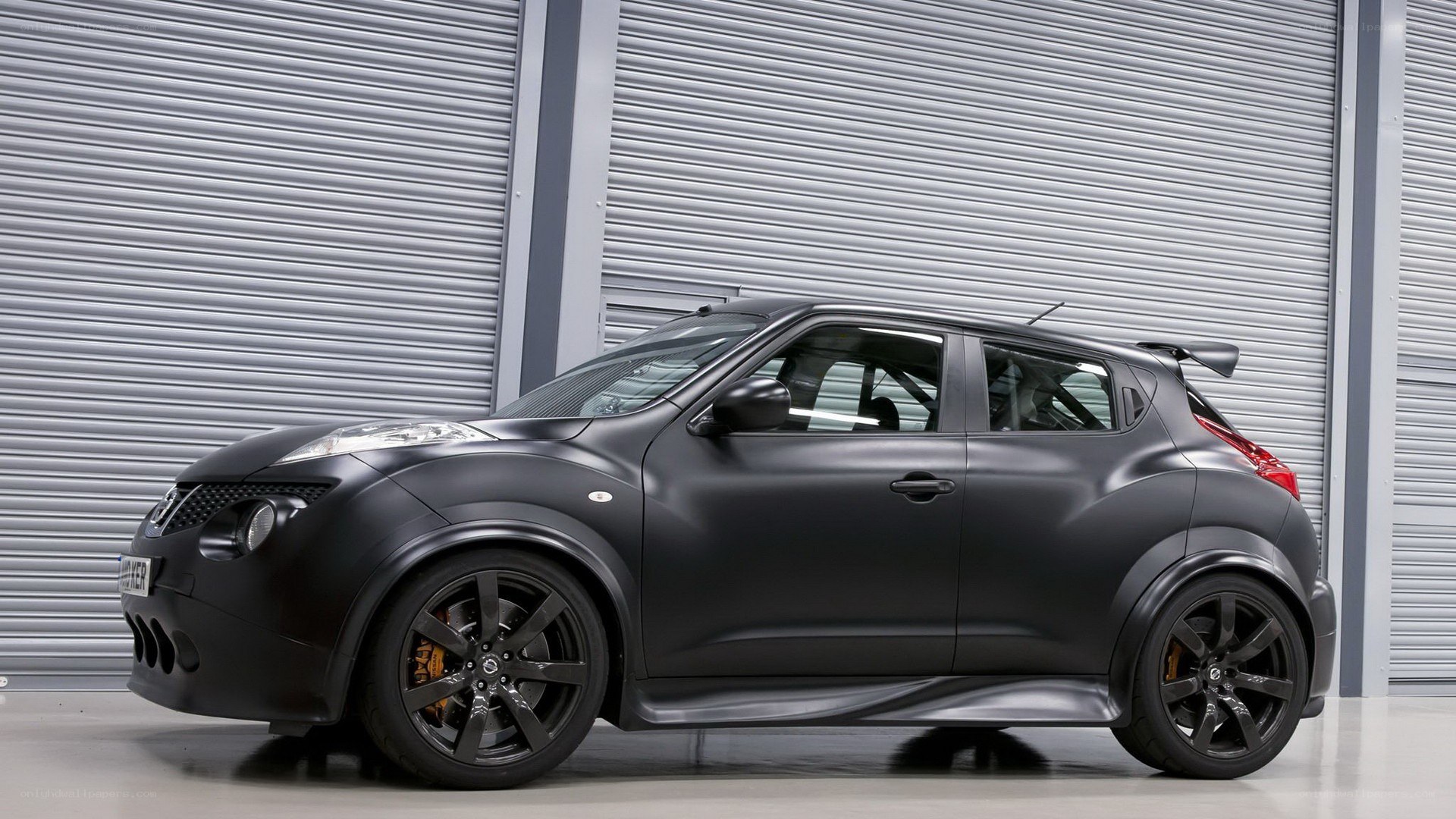 black matte Nissan Juke Nismo