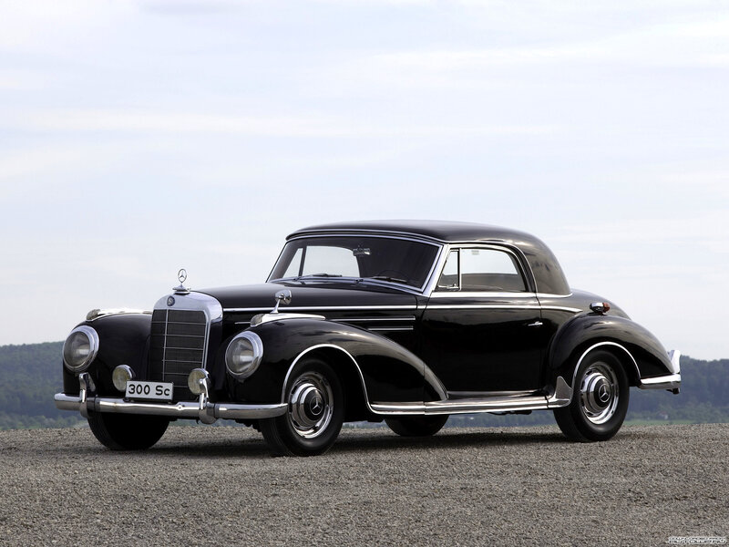 Black Mercedes-Benz 300 Sc