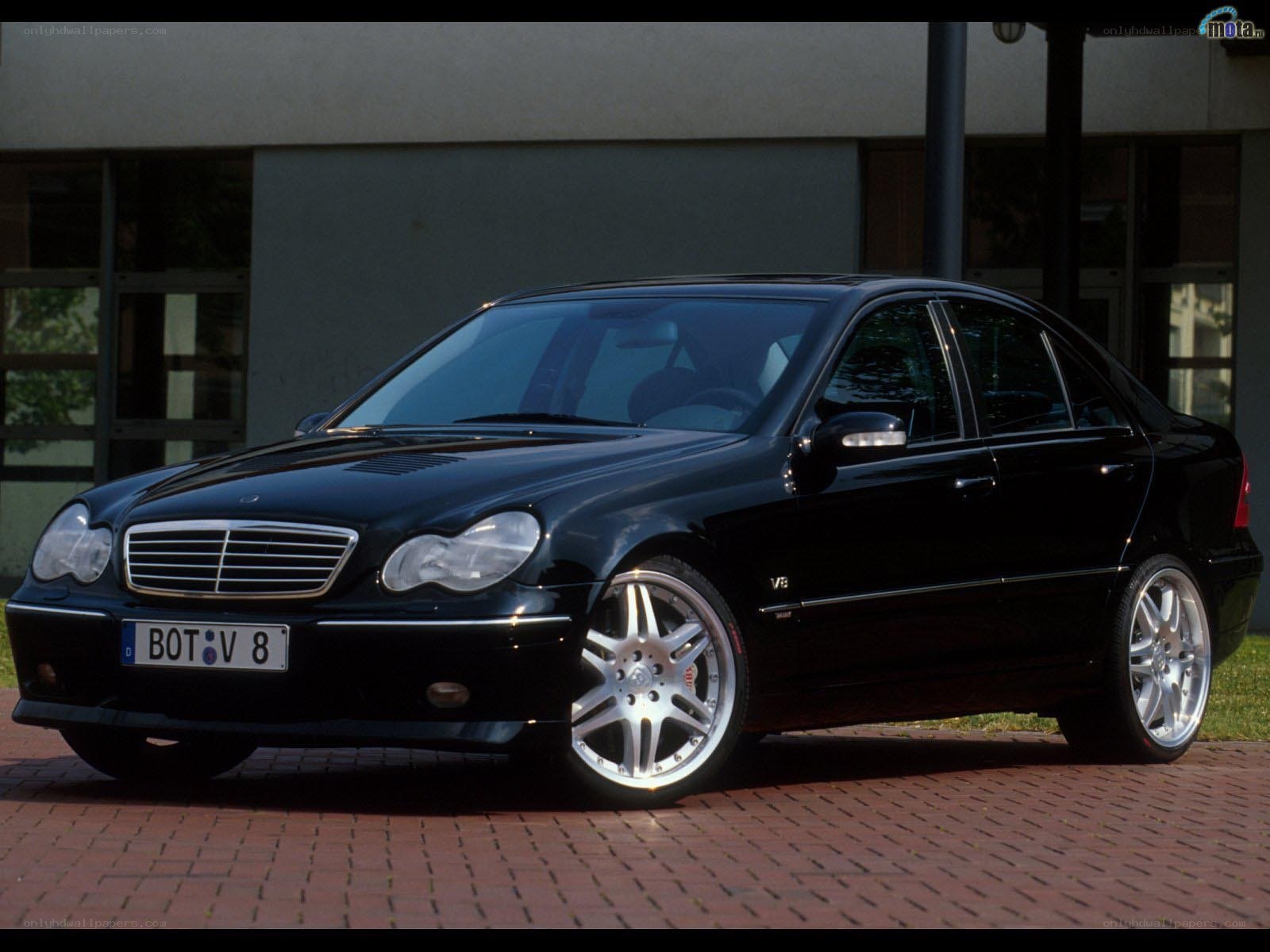 black mercedes-benz c-class