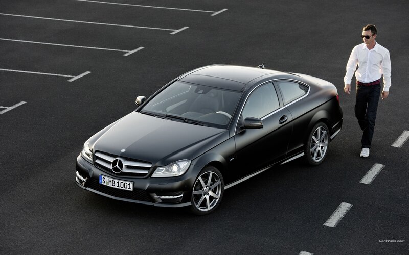 Black Mercedes-Benz C-Class Coupe