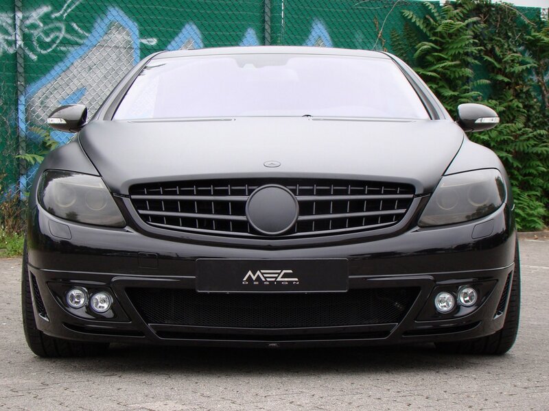 black mercedes-benz car
