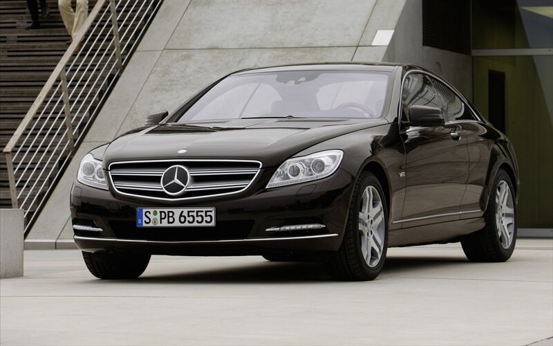 Black Mercedes-Benz CL500