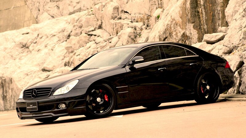 black mercedes-benz cl500