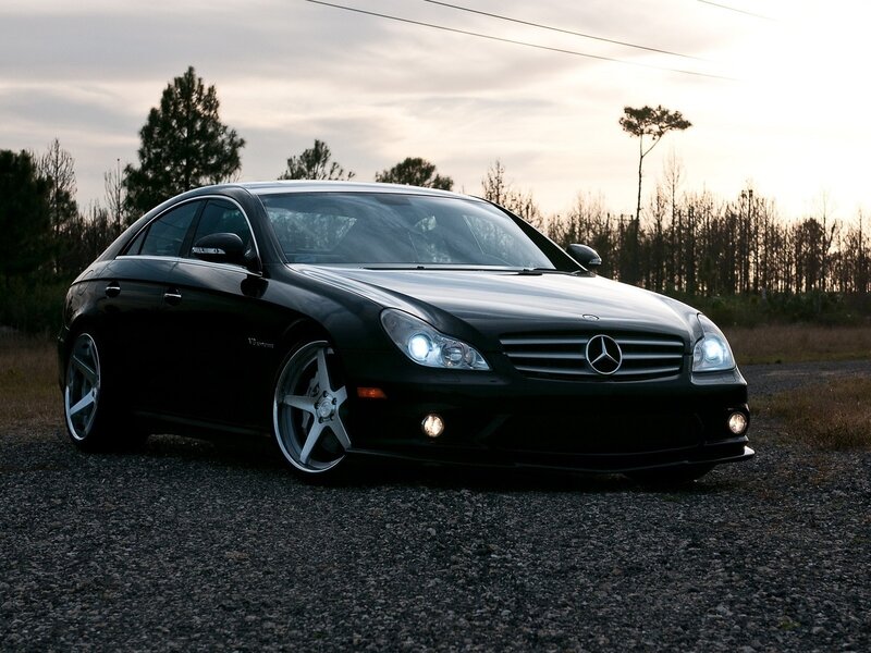 black mercedes-benz cls