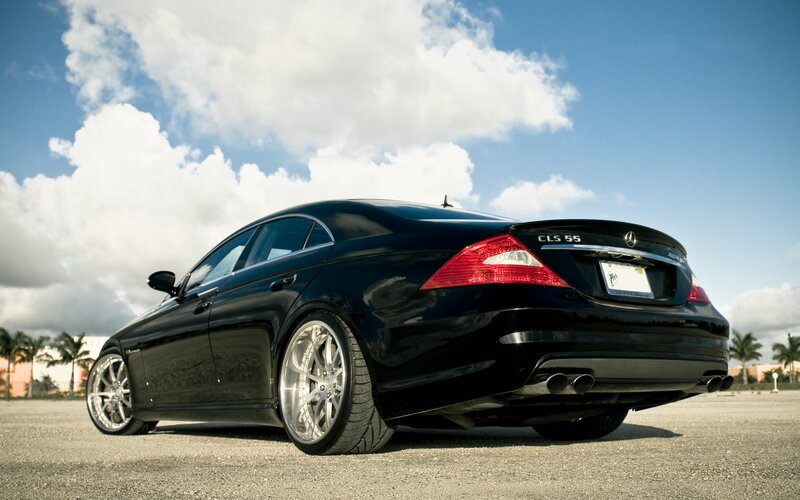 Black Mercedes-Benz CLS 55