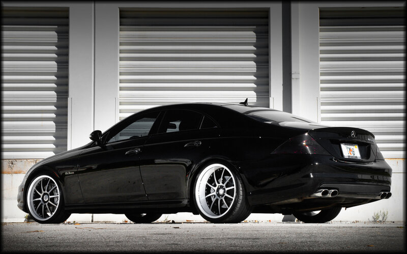 black mercedes-benz cls