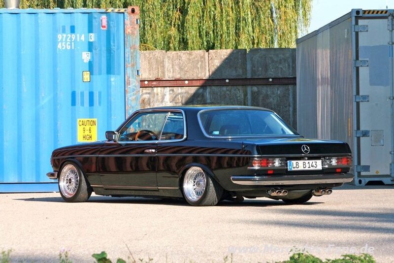 Black Mercedes-Benz coupe