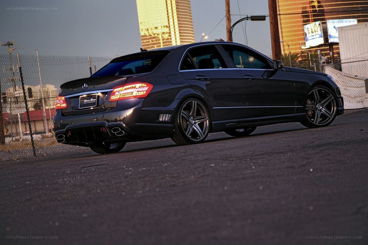black mercedes-benz e-class