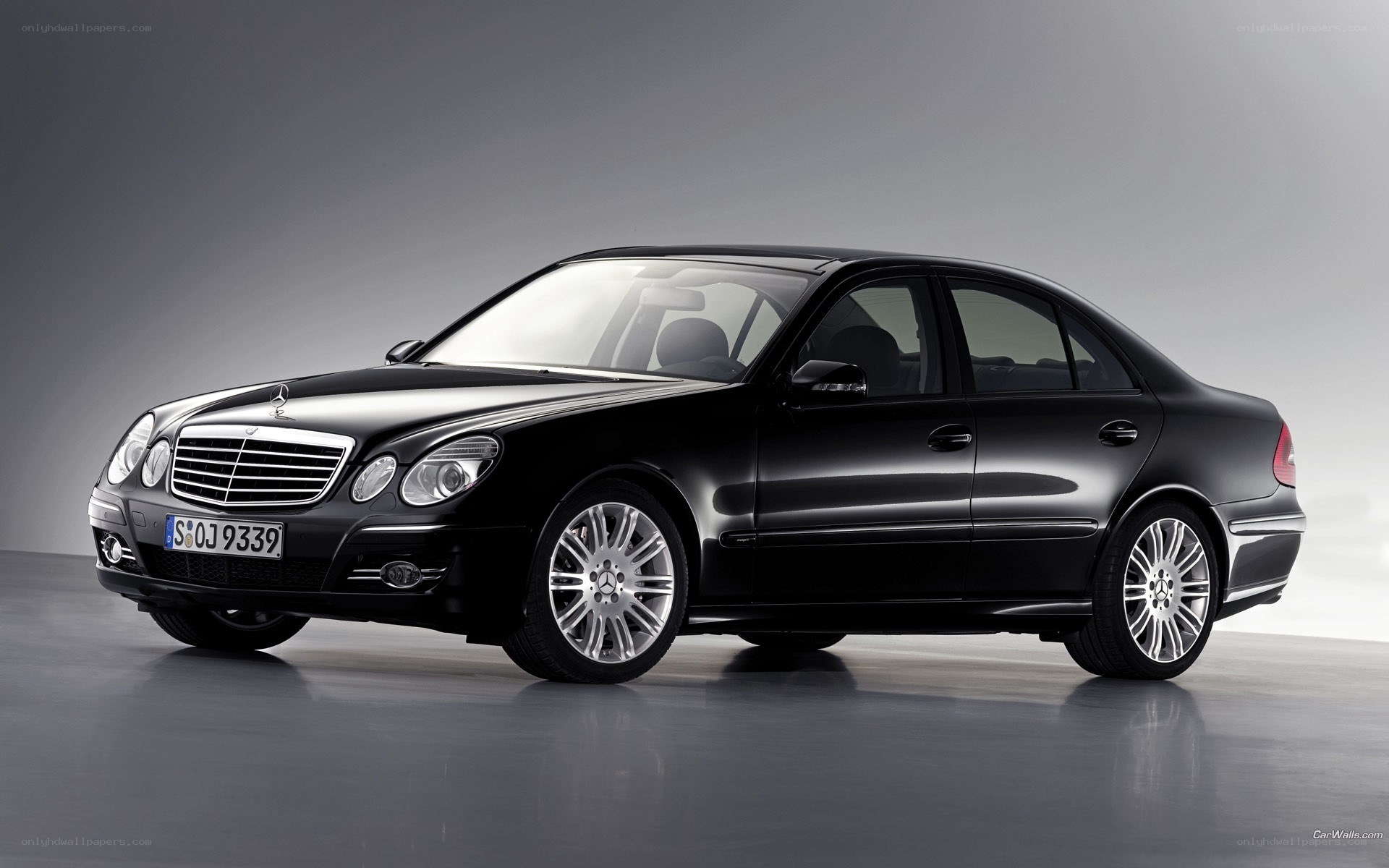 black mercedes-benz e-class