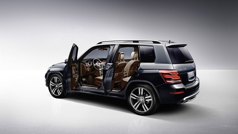 Black Mercedes-benz Glk