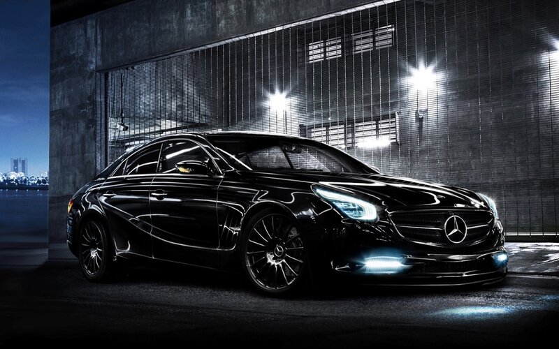 Black Mercedes-Benz luxury car
