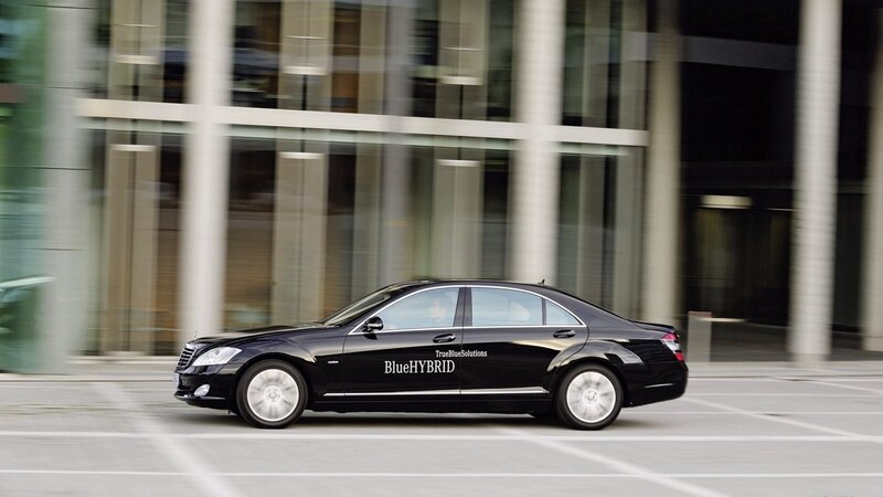 Black Mercedes-Benz S-Class BlueHYBRID